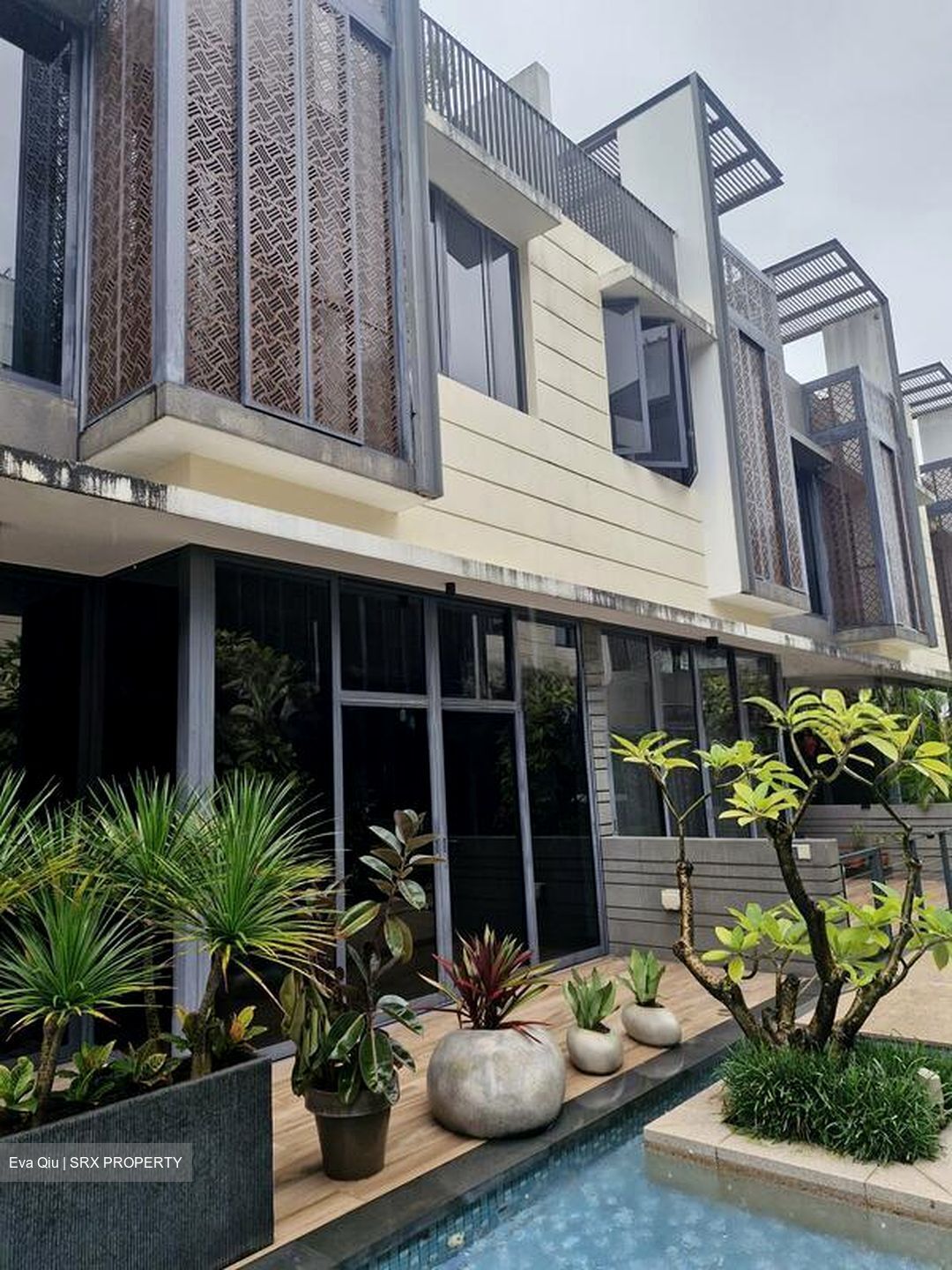 Sunrise Avenue (D28), Terrace #504475591